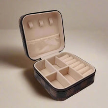 Load image into Gallery viewer, Checkered Print Square Jewelry Box