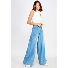 Load image into Gallery viewer, Barrel Jeans
