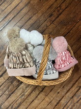 Load image into Gallery viewer, Metallic Beanie with Fur Pom
