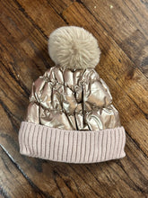 Load image into Gallery viewer, Metallic Beanie with Fur Pom
