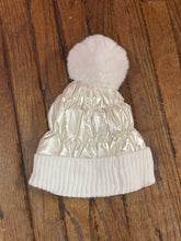 Load image into Gallery viewer, Metallic Beanie with Fur Pom

