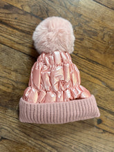 Load image into Gallery viewer, Metallic Beanie with Fur Pom
